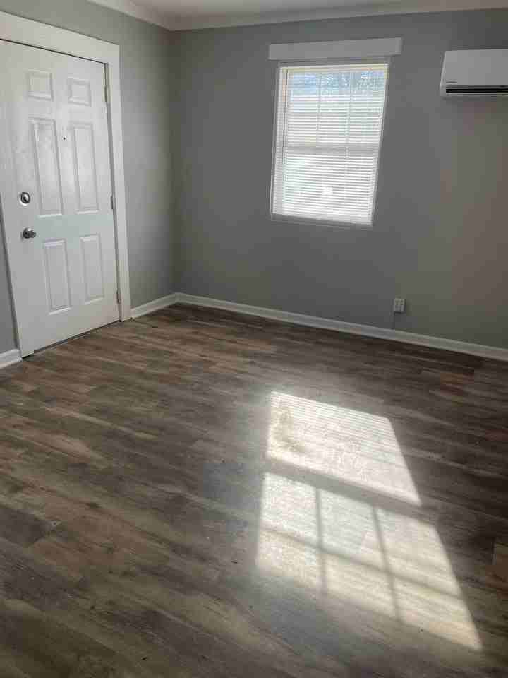 1013B Tuscaloosa St - Photo 2 of 5