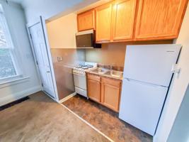 featured image of 337 W 8th St