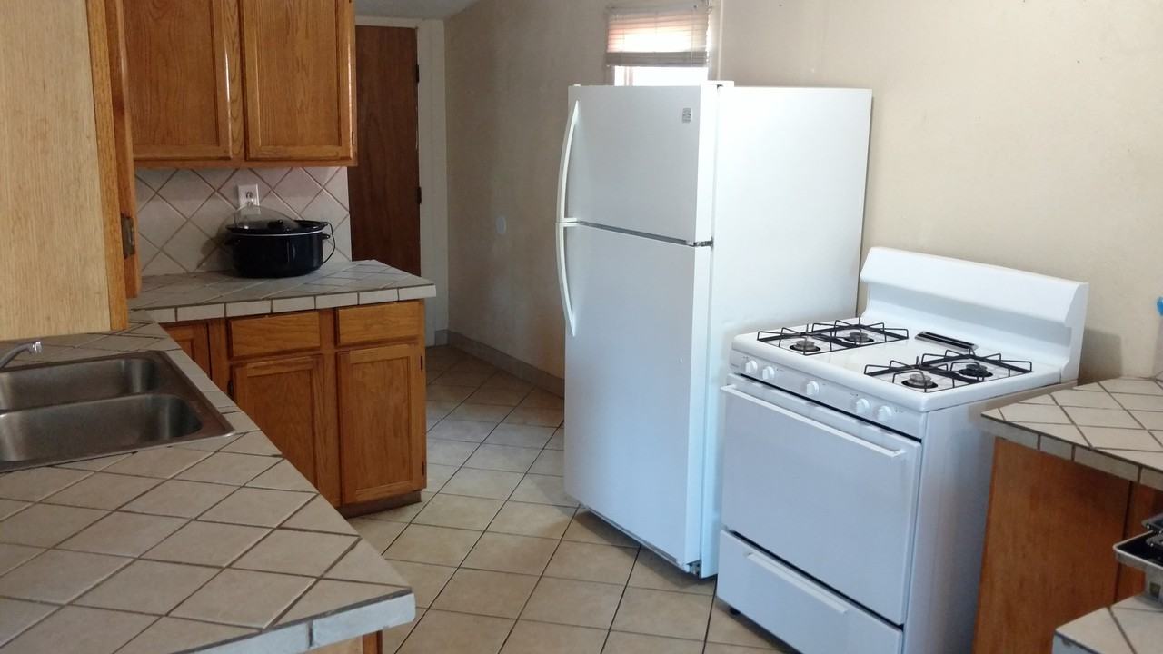 2403 22nd Pl - Photo 2 of 9