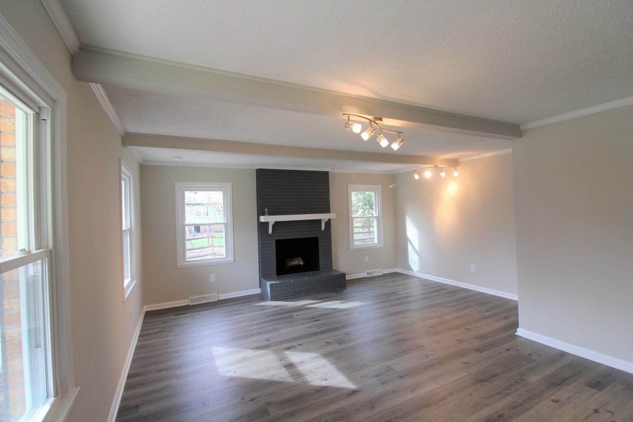 12011 Merriweather Dr - Photo 4 of 26