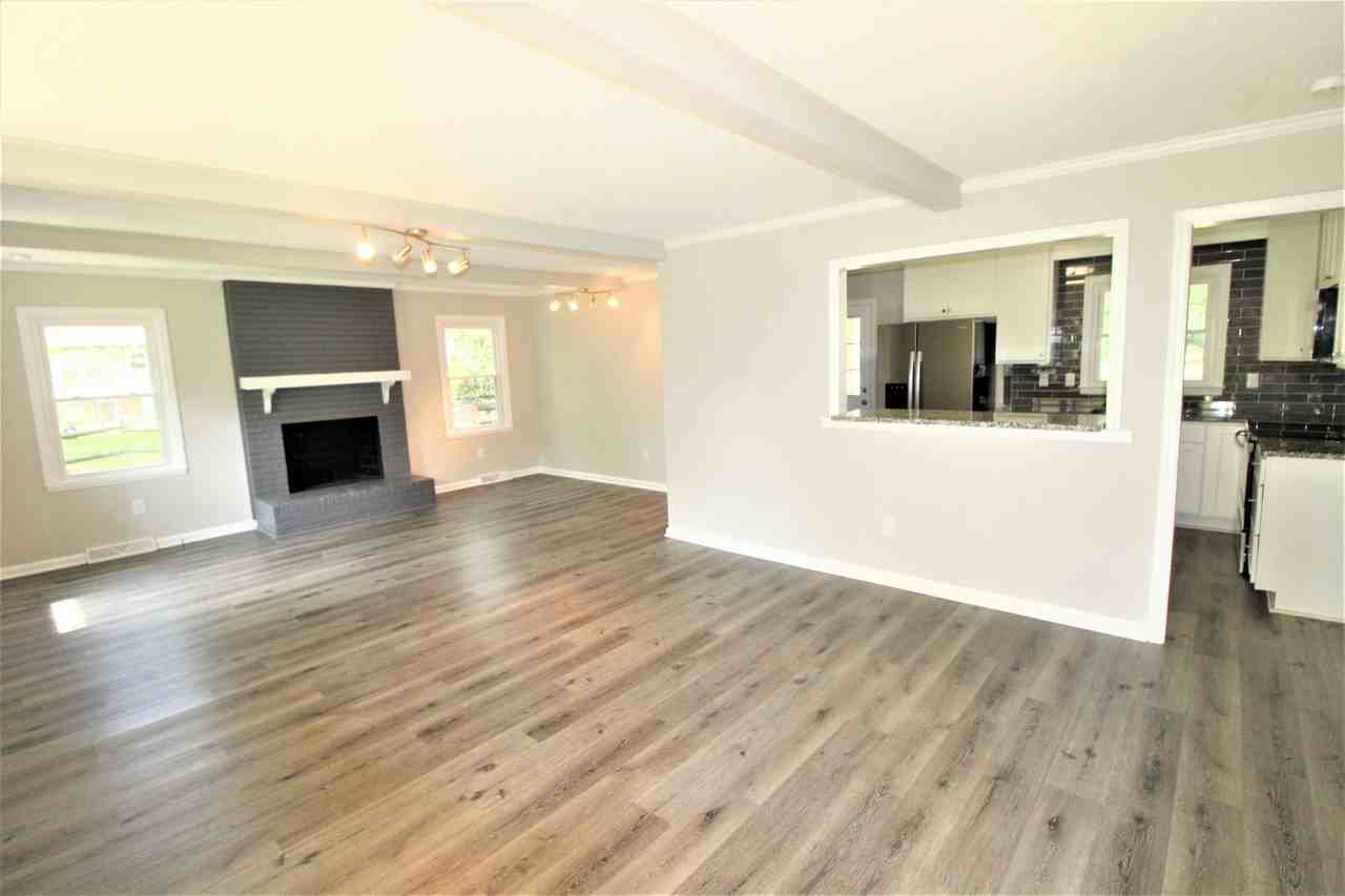 12011 Merriweather Dr - Photo 5 of 26