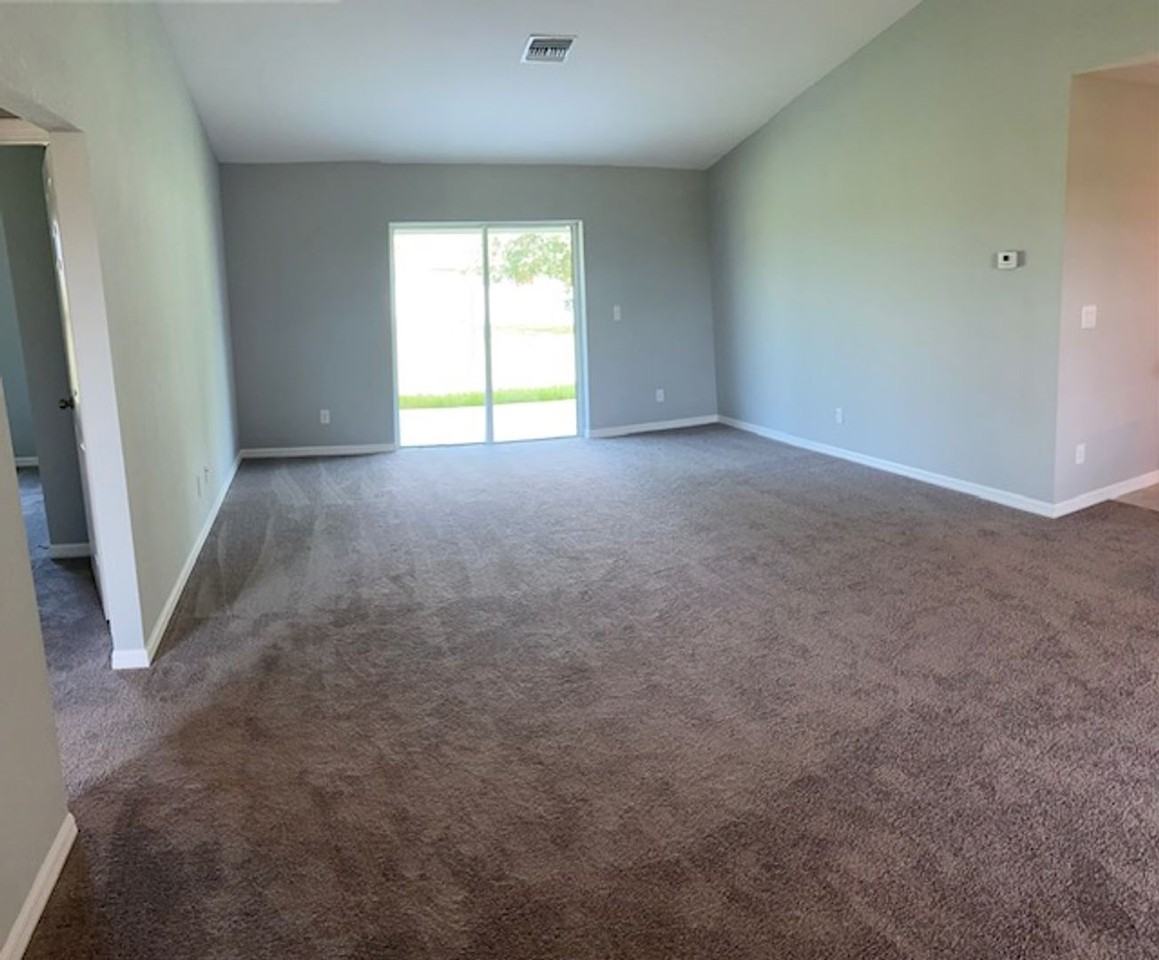 4137 Ne 14th Pl - Photo 3 of 9