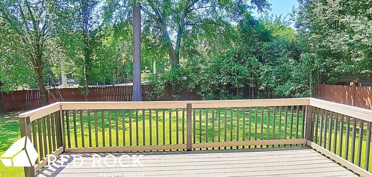 2300 Woodland Cir - Photo 3 of 18