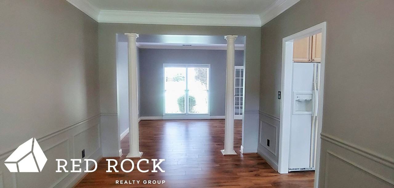 2300 Woodland Cir - Photo 7 of 18