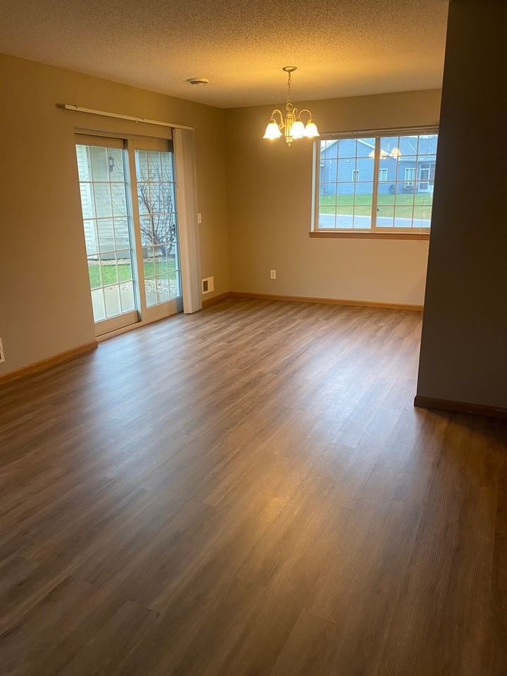 1671 20th Ave Ne - Photo 4 of 14