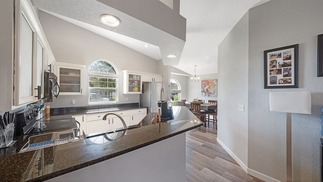 518 Highland Meadows St - Photo 7 of 26