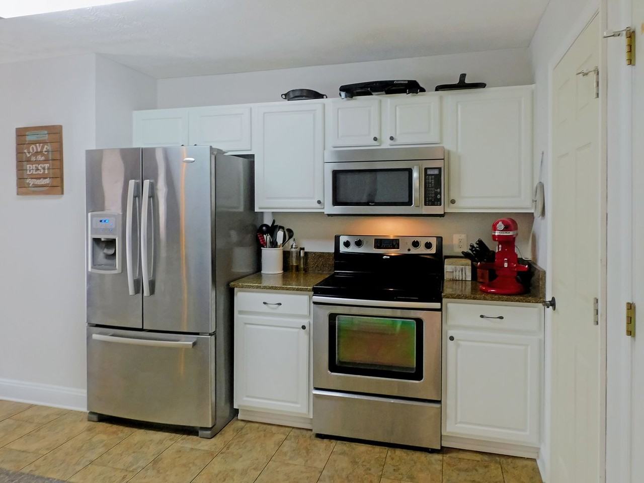 18480 Matthews Dr - Photo 2 of 22