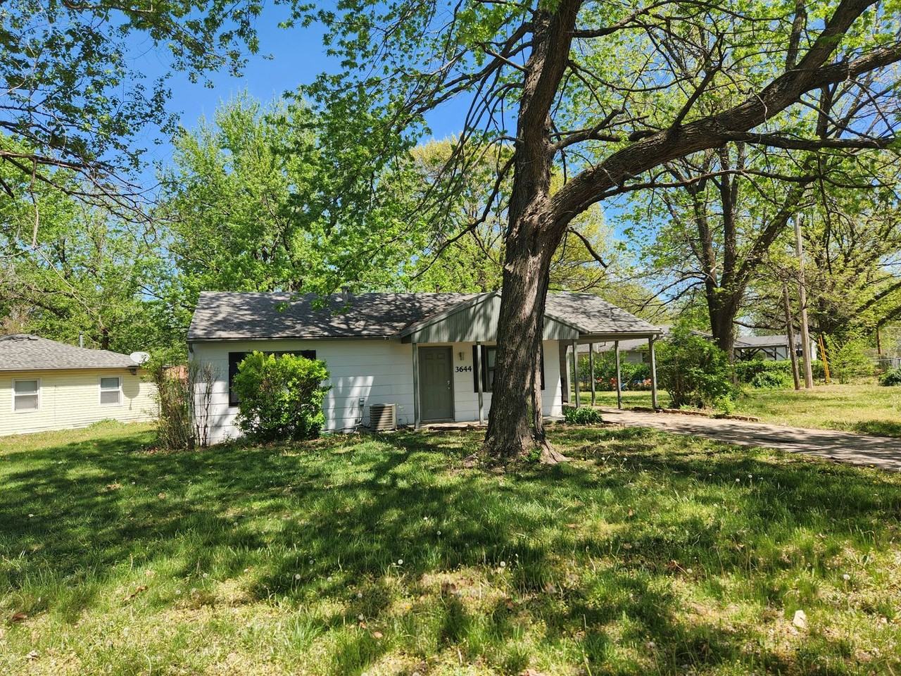 3644 Sw Kirklawn Ave - Photo 2 of 16