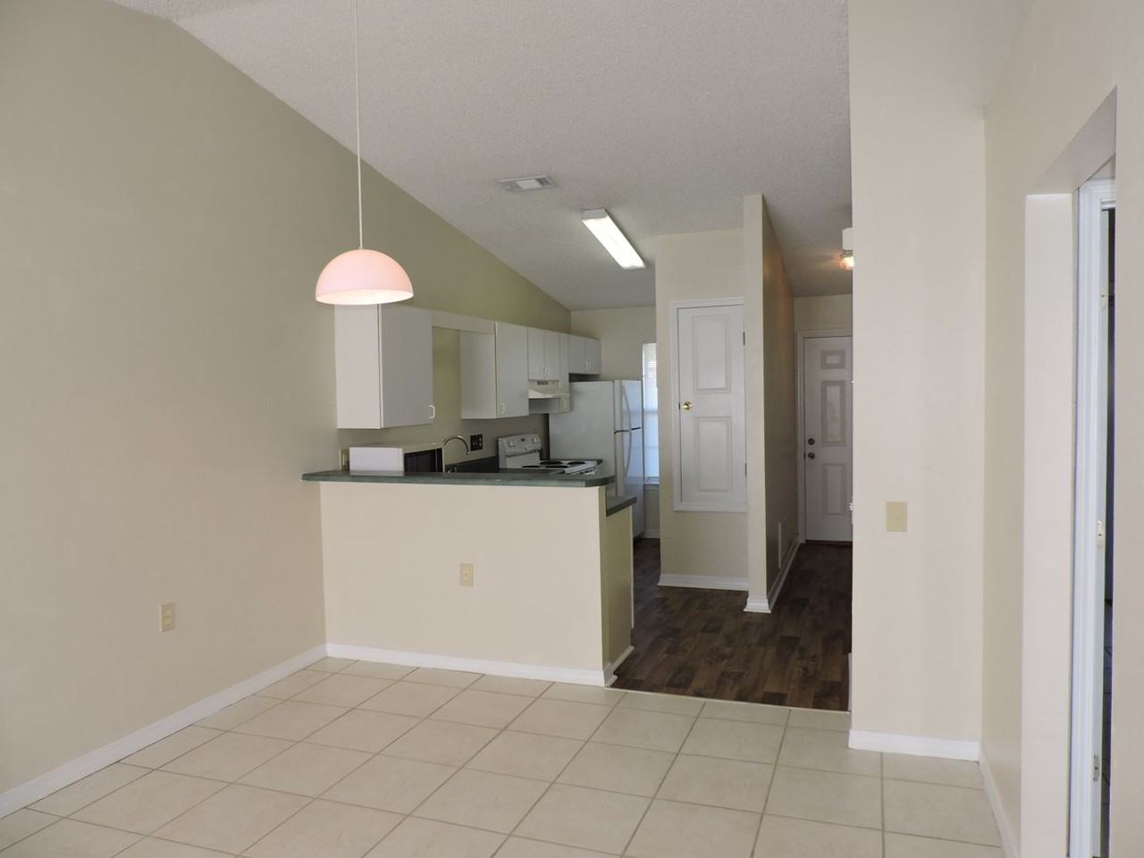 302 Loveland Cir - Photo 3 of 17