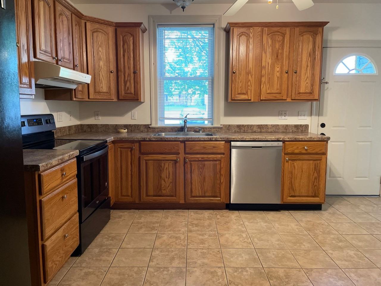 3131 Lincoln Highway East - Photo 3 of 24