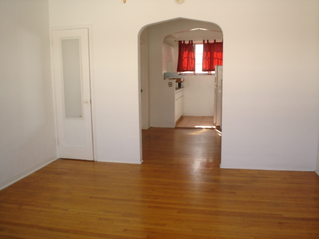 1040 16th St - Photo 4 of 7