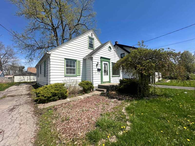 112 Beechwood Dr - Photo 2 of 21