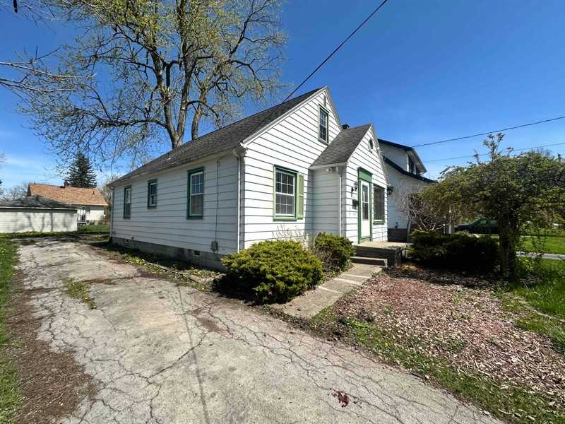 112 Beechwood Dr - Photo 3 of 21