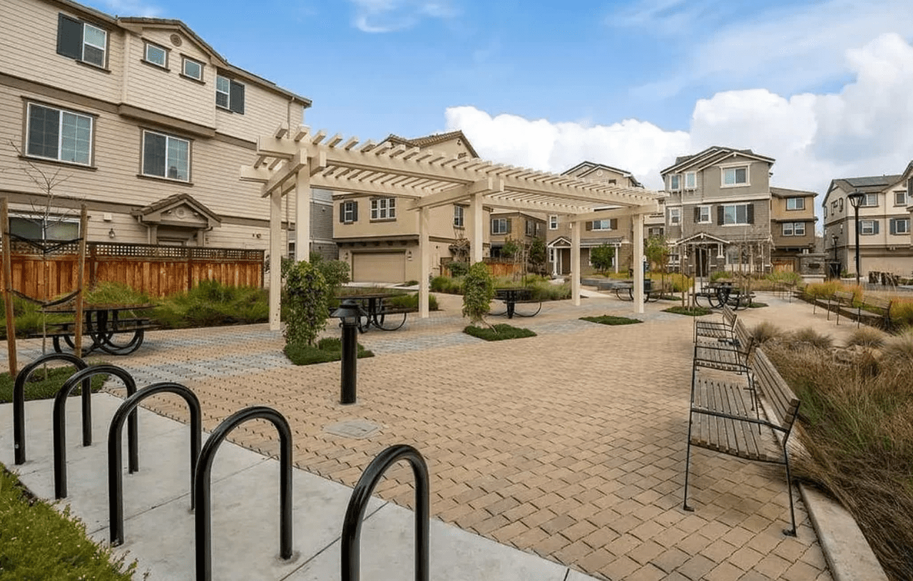 2220 Rosenblatt St #NA - Photo 3 of 13