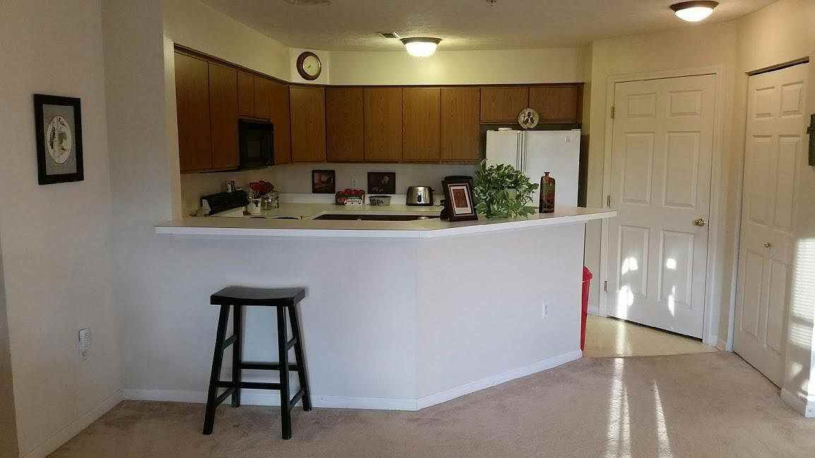 1526 Oakfield Dr - Photo 2 of 10