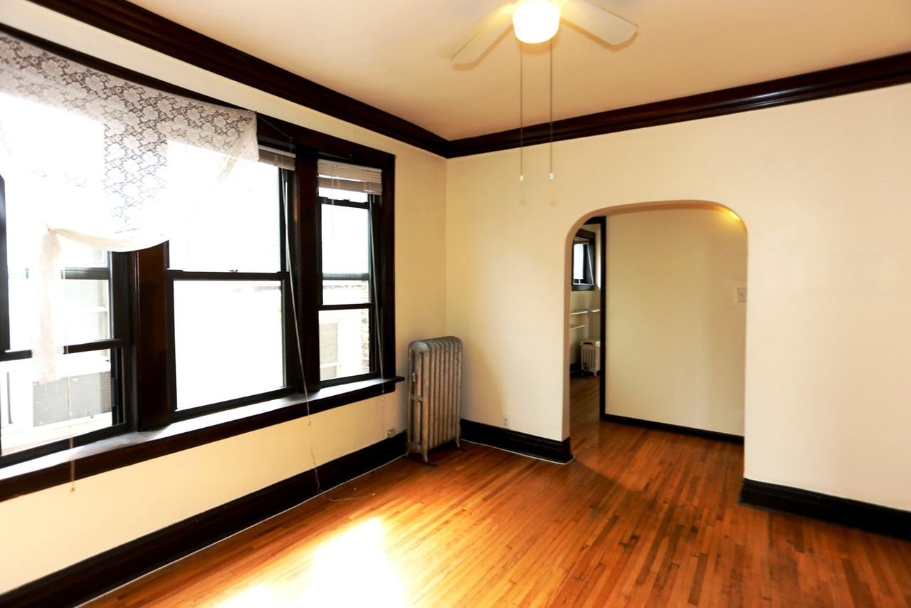 3823 North Drake Avenue