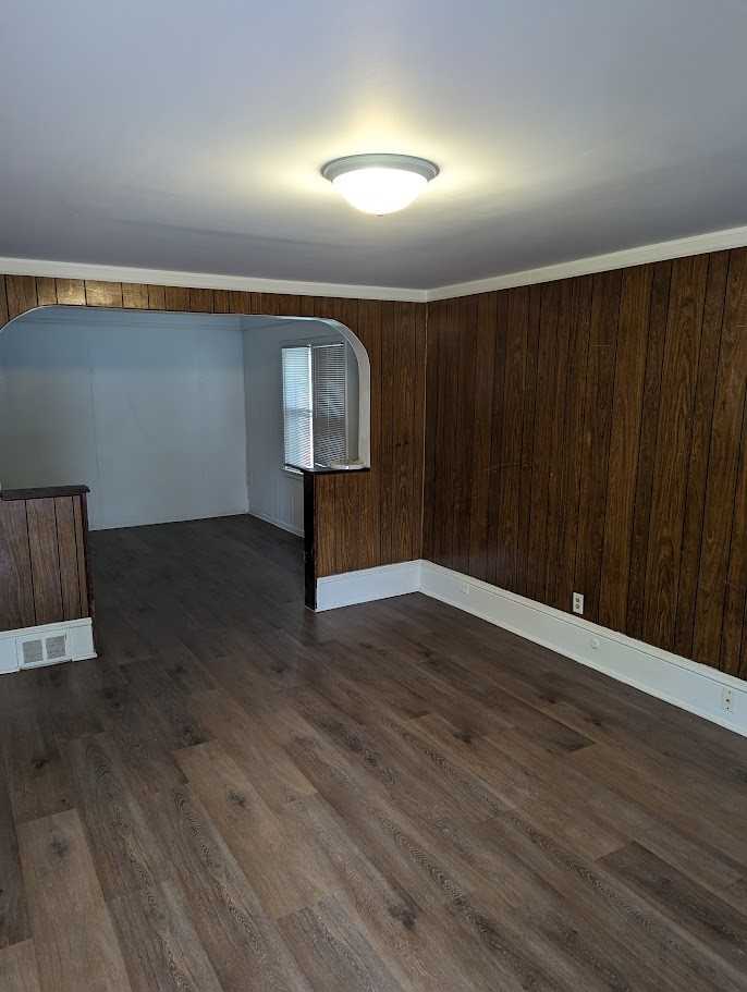 1930 W Clarke St Lowr #1930 - Photo 2 of 8