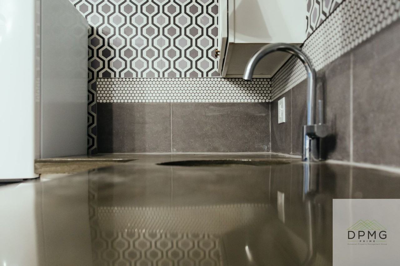 326 326 East Hillsdale - 2 #2 - Photo 2 of 15