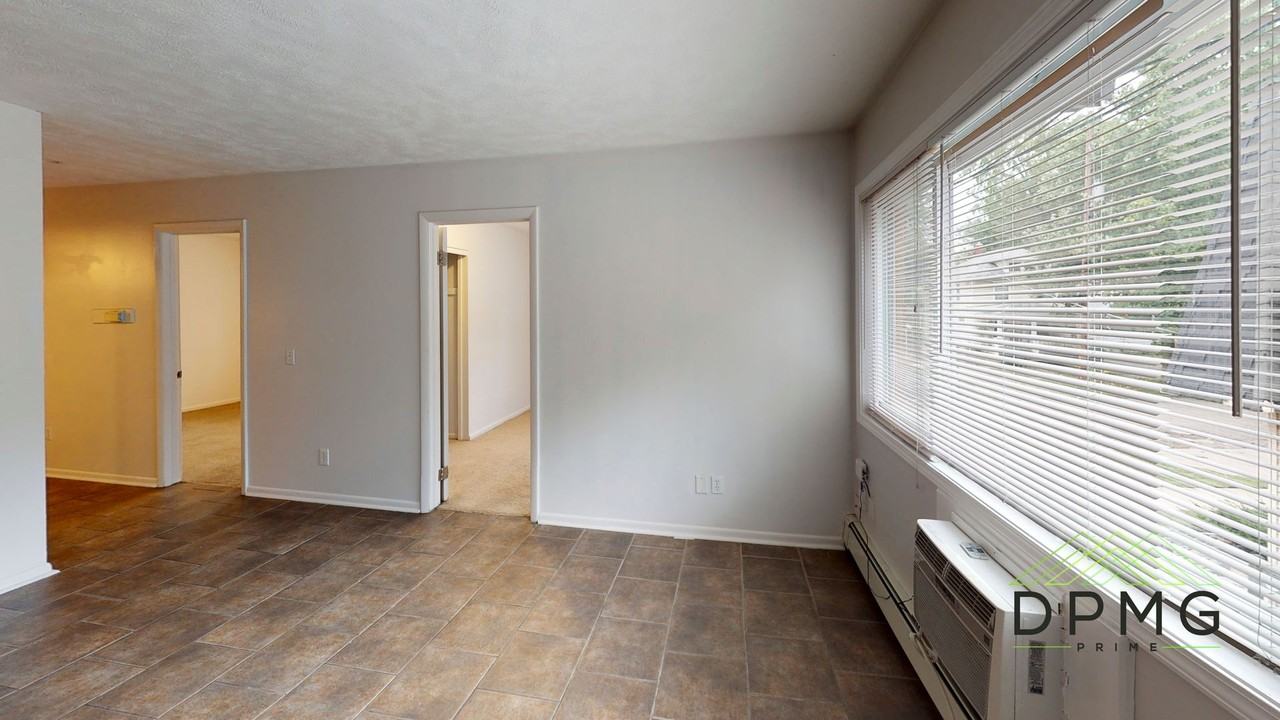 319 319 E Hillsdale - 16 #16 - Photo 6 of 30