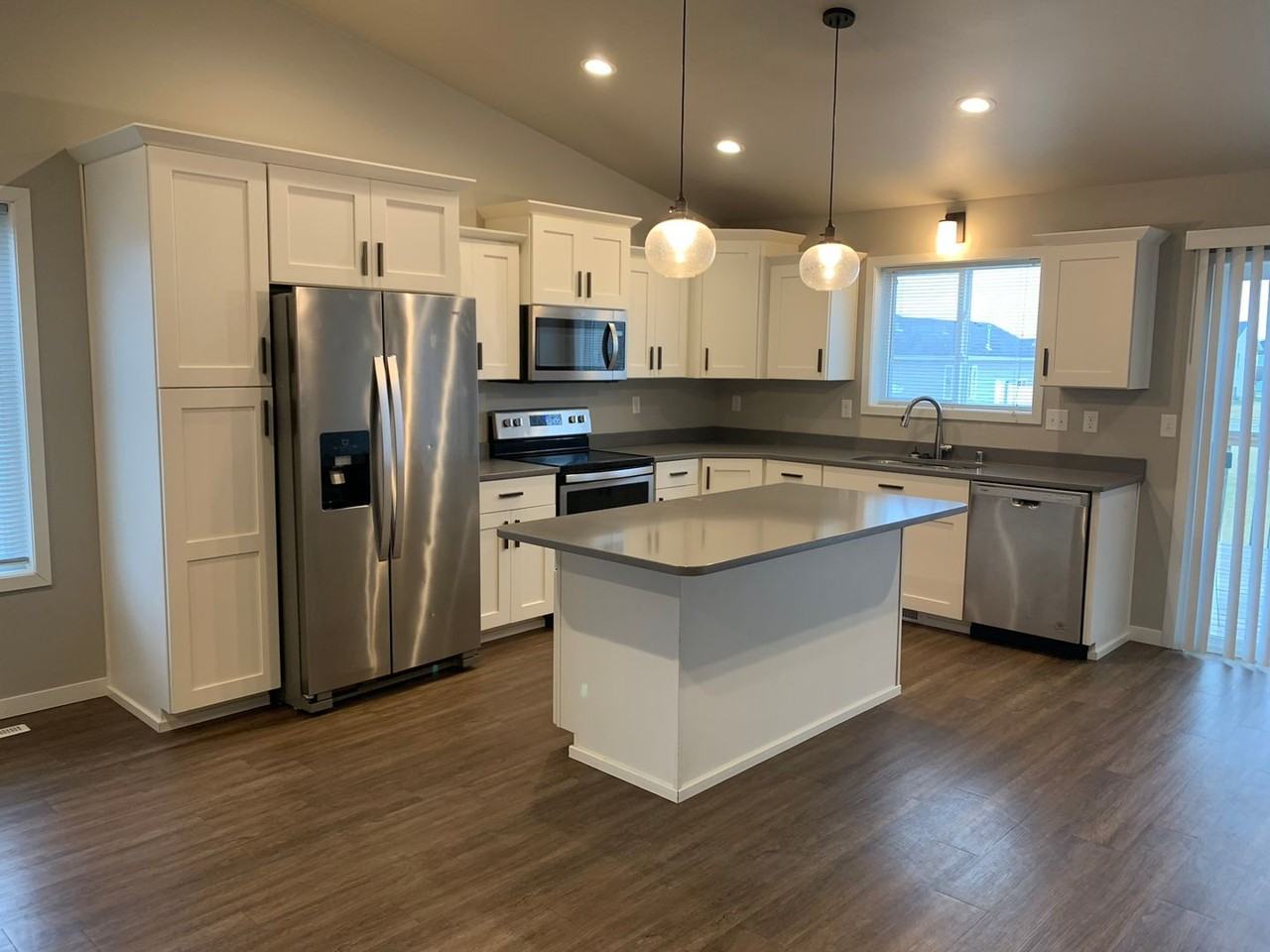 3840 16th St S - Photo 2 of 23