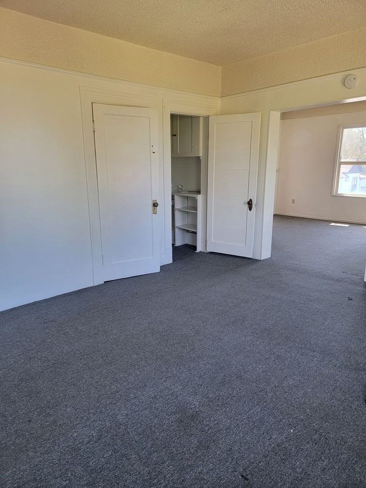 Eag222 - Photo 6 of 10