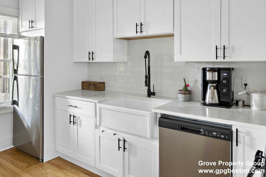 23 Thelma Rd #1 - Photo 6 of 16