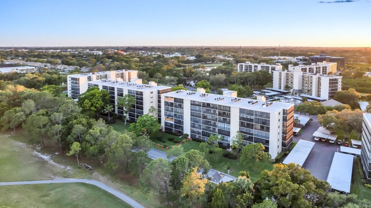 3200 Cove Cay Dr - Photo 2 of 34