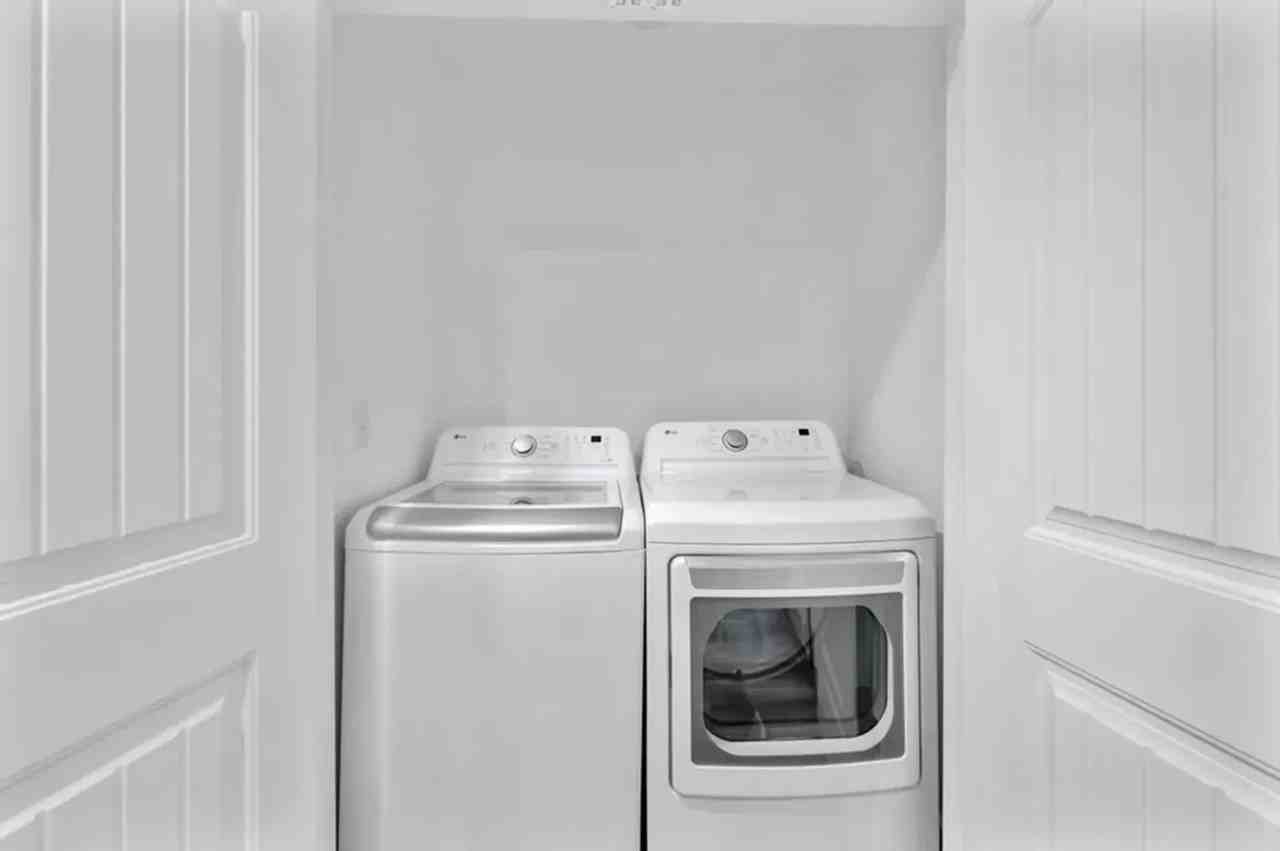 701 N De Soto St - Photo 5 of 21