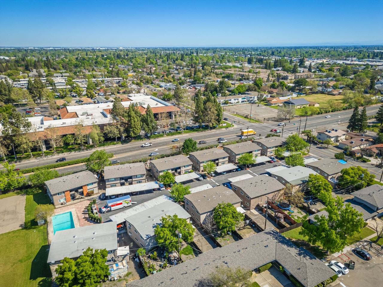 Summer Trace - Eden Roc - Photo 5 of 33