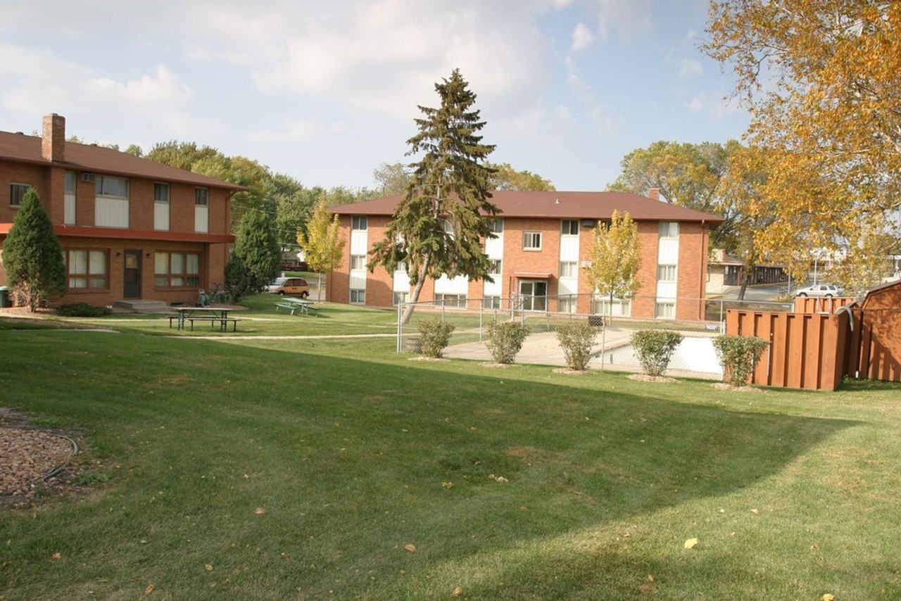 Greenway Apartments - Photo 4 of 35