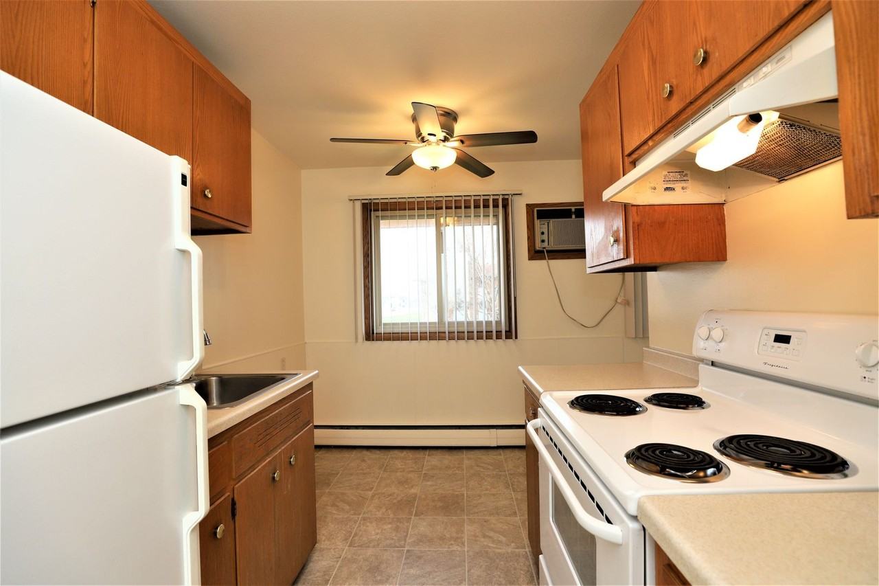 Greenway Apartments - Photo 5 of 35