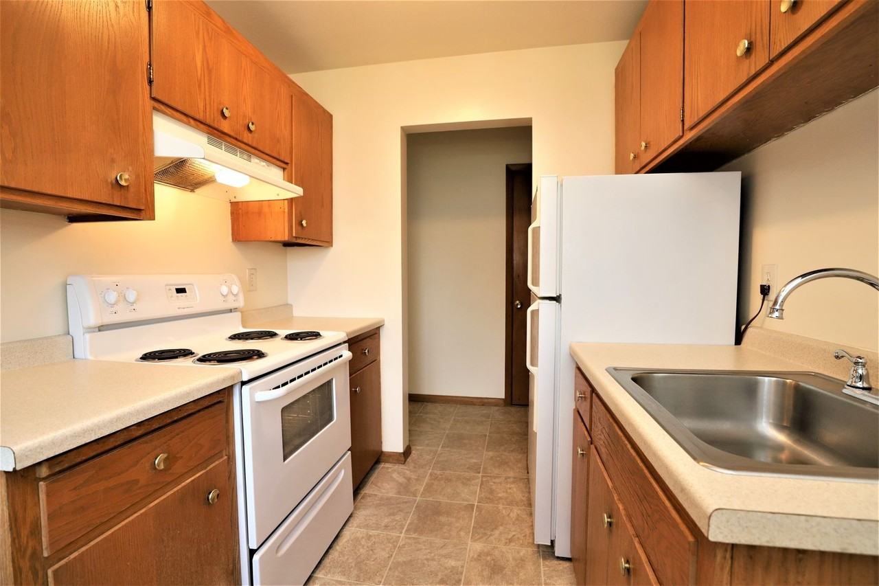 Greenway Apartments - Photo 6 of 35