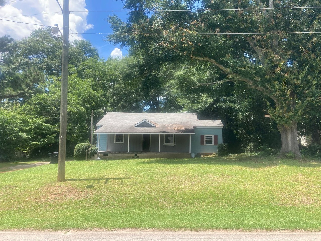 211 Lagrange St - Photo 2 of 8