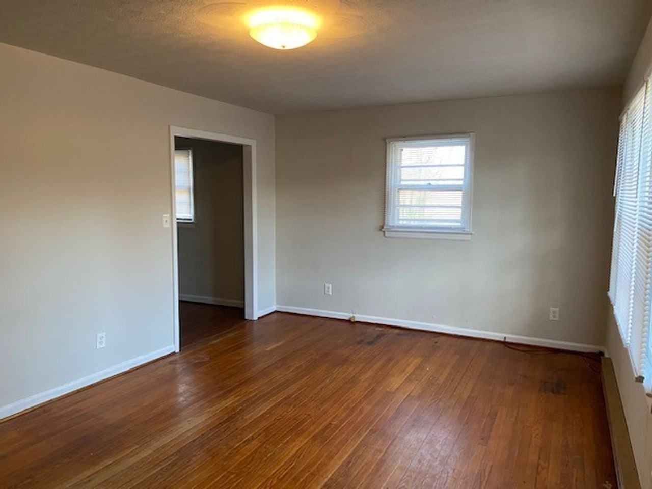 13180 Richmond Hwy - Photo 2 of 15