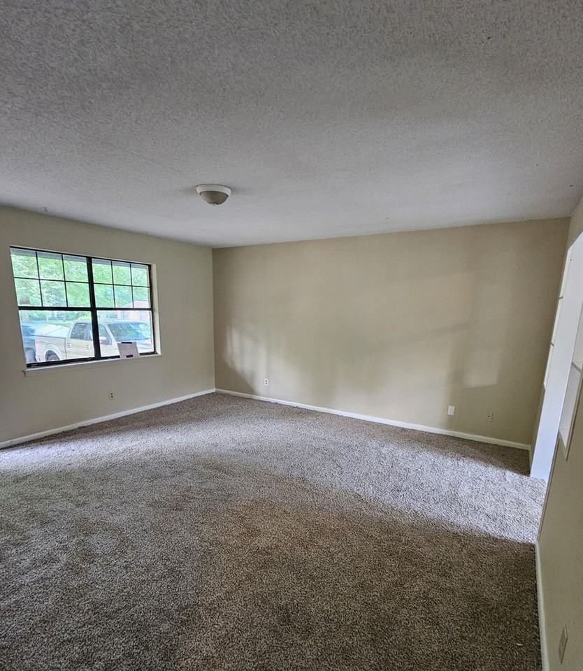 1014 O Neal Street - Photo 4 of 17