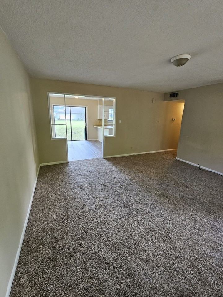 1014 O Neal Street - Photo 5 of 17