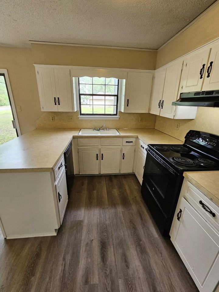 1014 O Neal Street - Photo 7 of 17