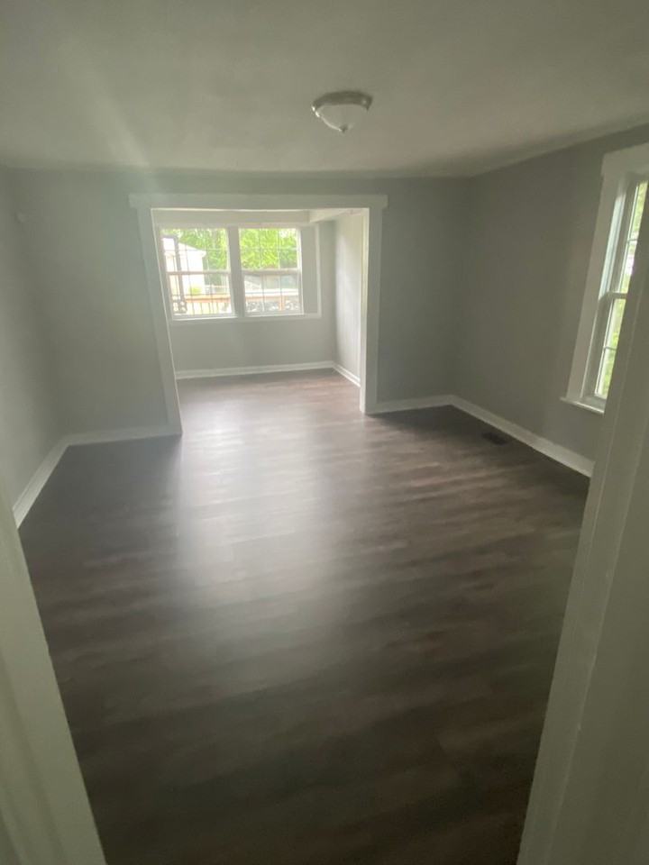 2700 N Orchard Knob Ave - Photo 3 of 17