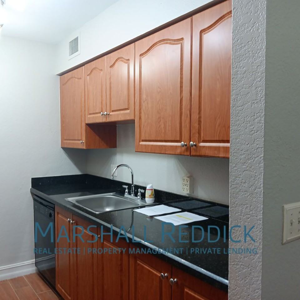 5327 Summerlin Rd - Photo 4 of 13