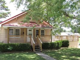 featured image of 110 N Walnut St