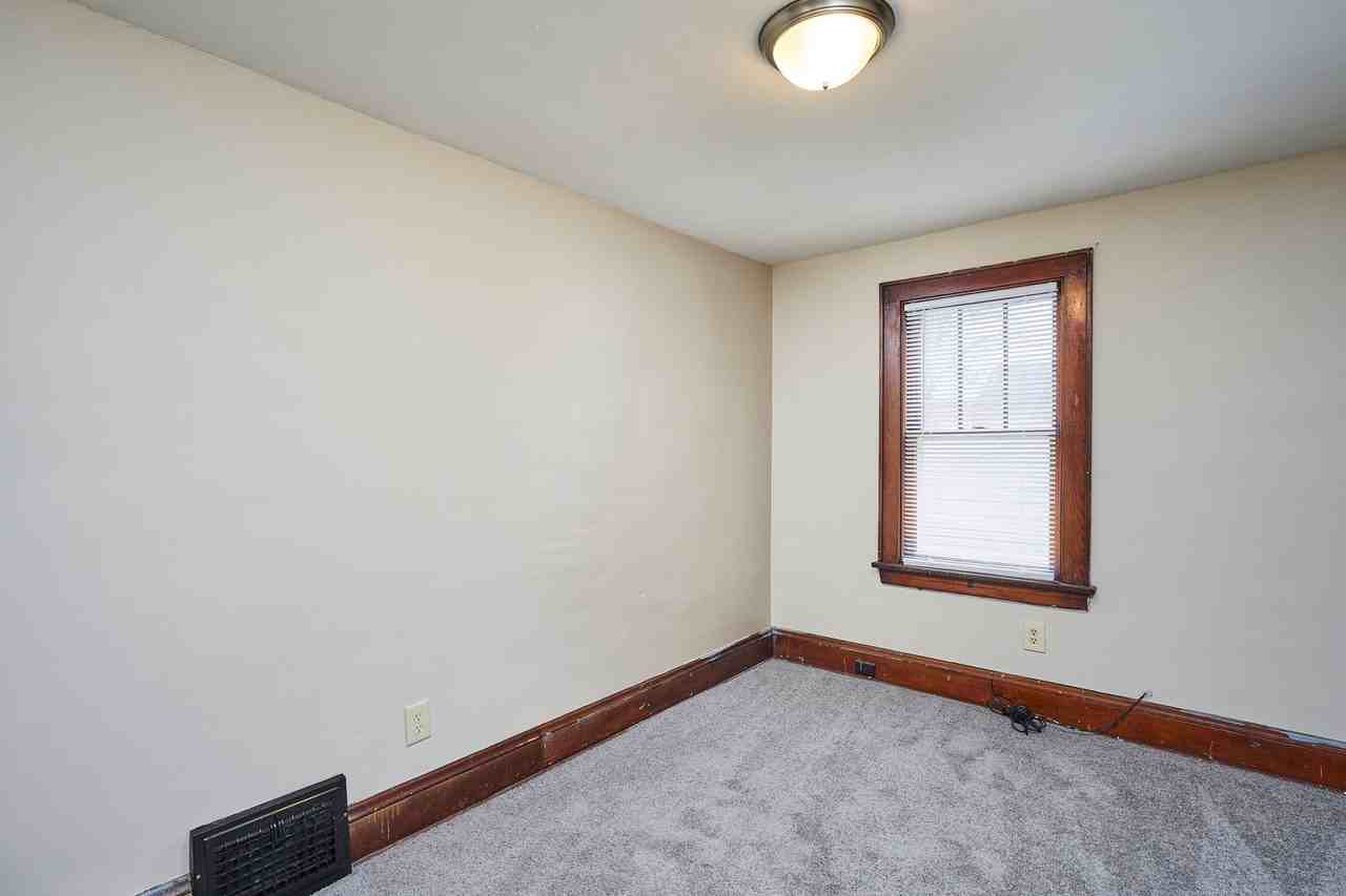 976 Concord Ave - Photo 7 of 16
