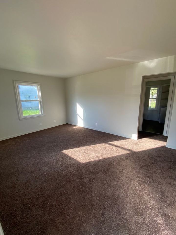 4310 Plaza Dr - Photo 2 of 9