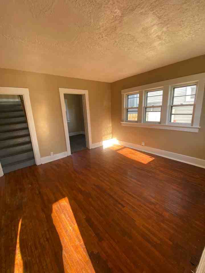 3402 Central Dr - Photo 2 of 8