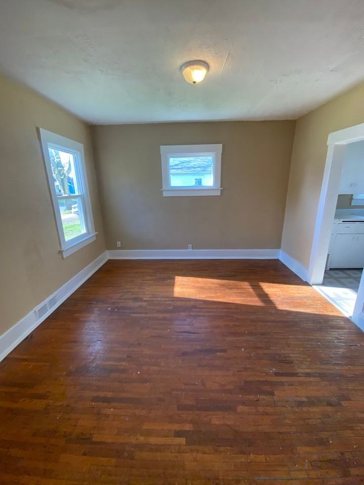 3402 Central Dr - Photo 3 of 8