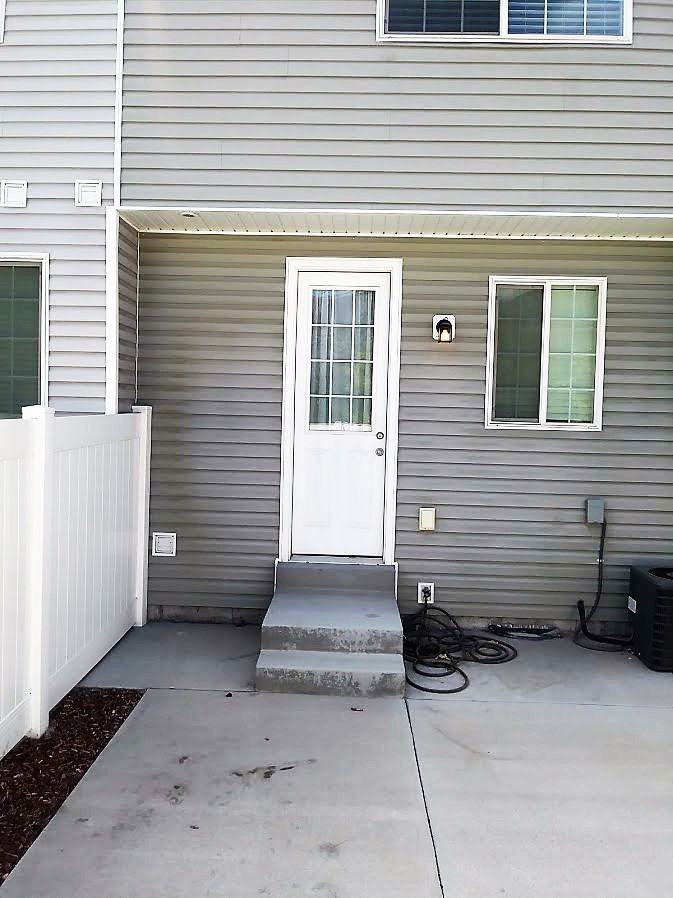 296 N 1260 W - Photo 2 of 18