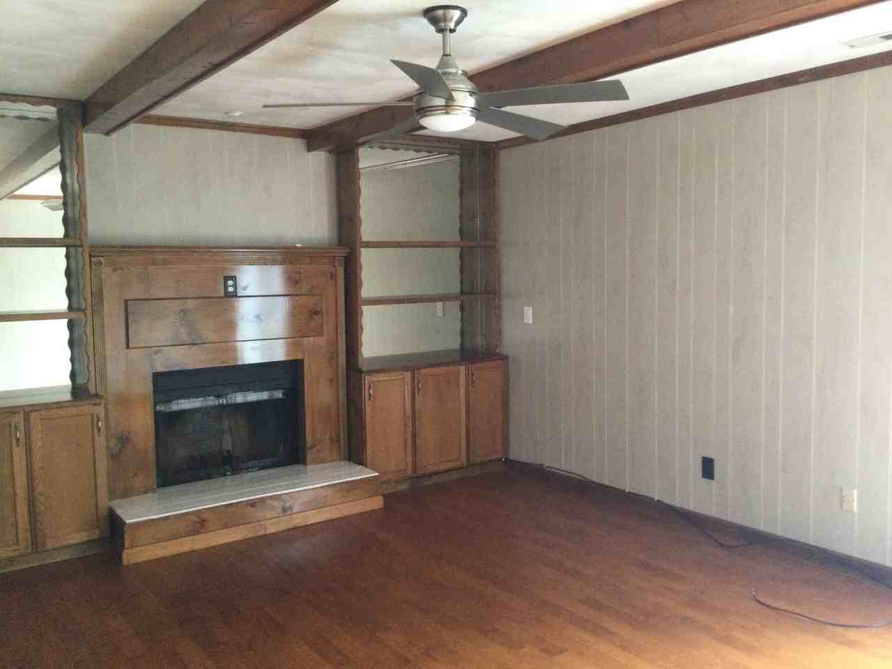 1044 Chatmoss Dr - Photo 2 of 15