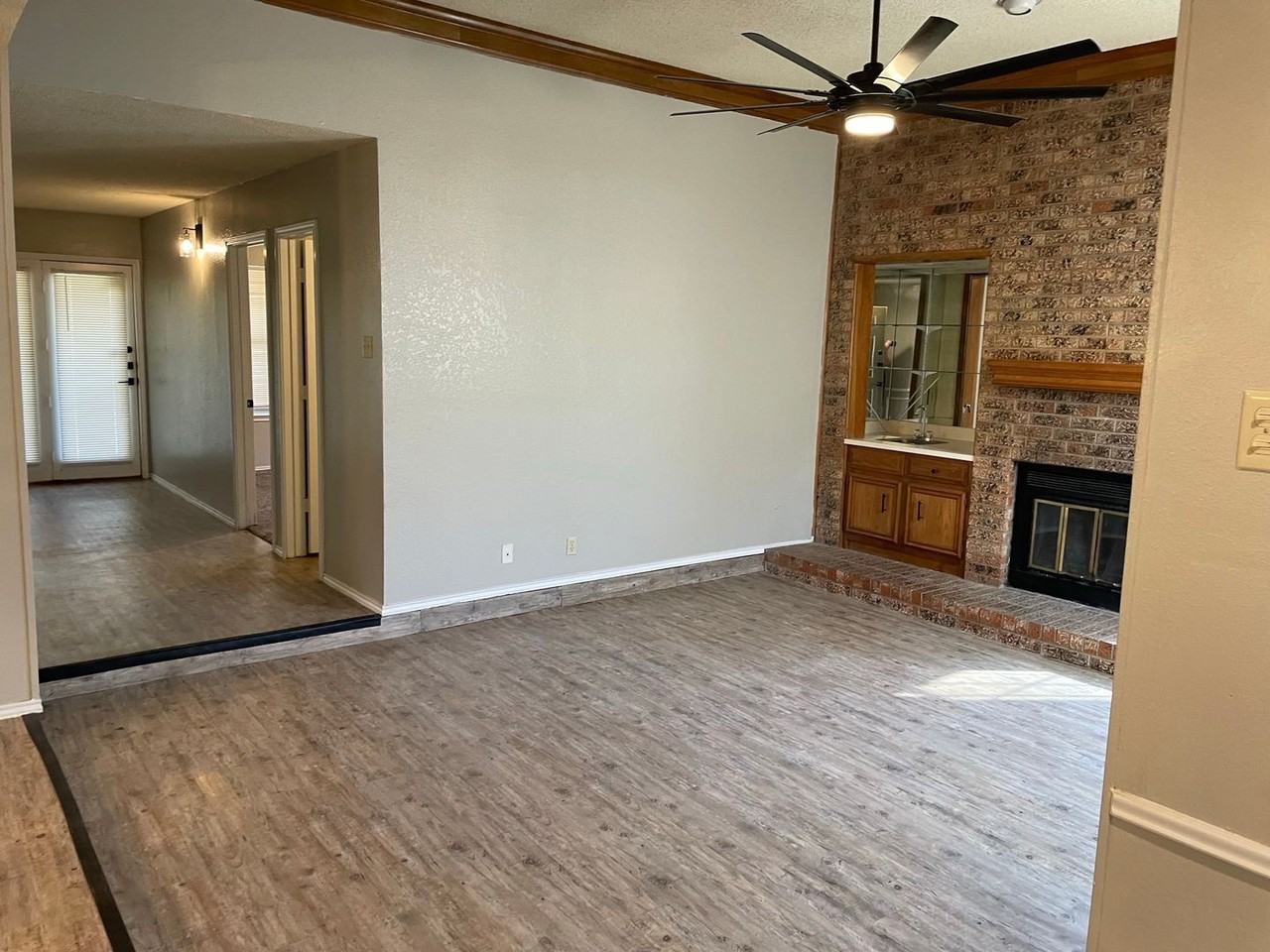 5534 93rd St - Photo 2 of 15