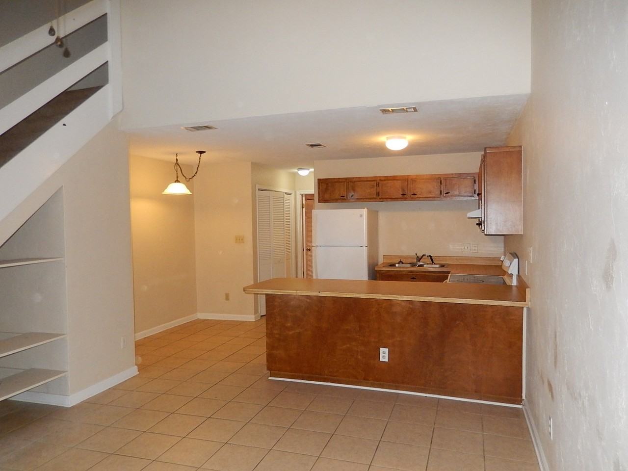 1081 Ocala Rd - Photo 2 of 15