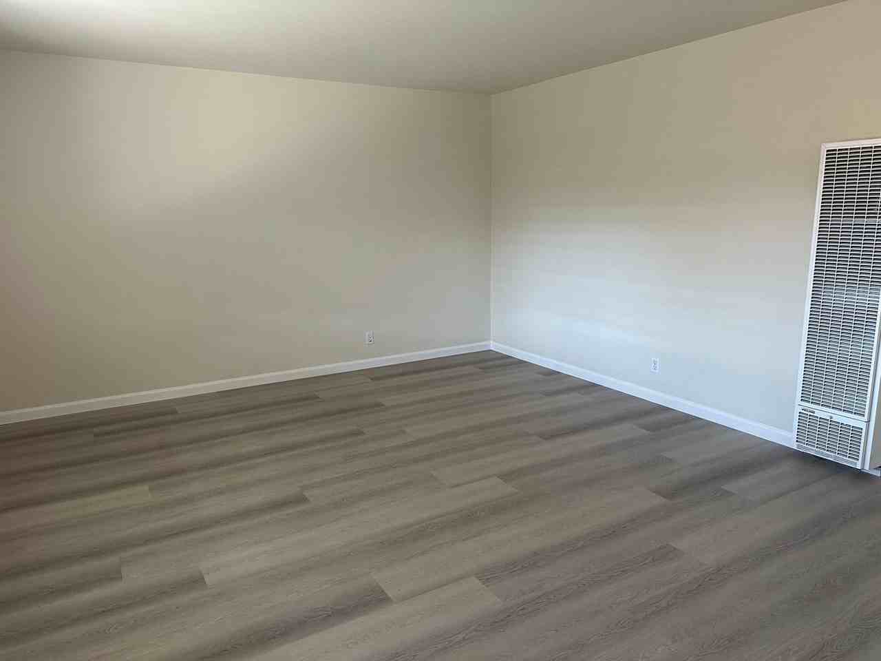 3518 Clinton Ave - Photo 5 of 10