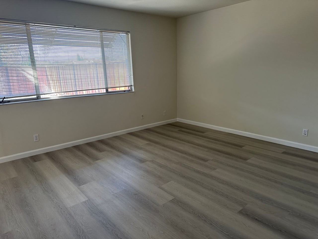 3518 Clinton Ave - Photo 6 of 10